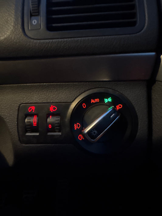 Automatic light switch universal